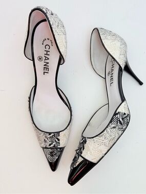 CHANEL G25257 Tweed Cap Toe D’Orsay Pumps Heels 41 US 11 Black White CC